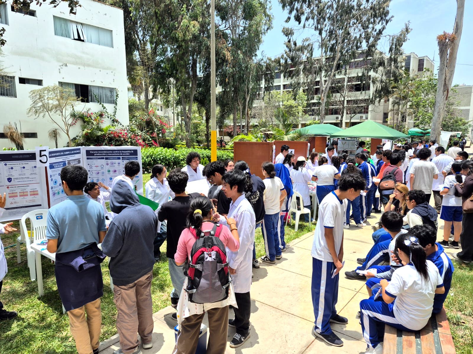 Estudiantes de Ciencias Biológicas acercaron la inmunología y las vacunas a la comunidad