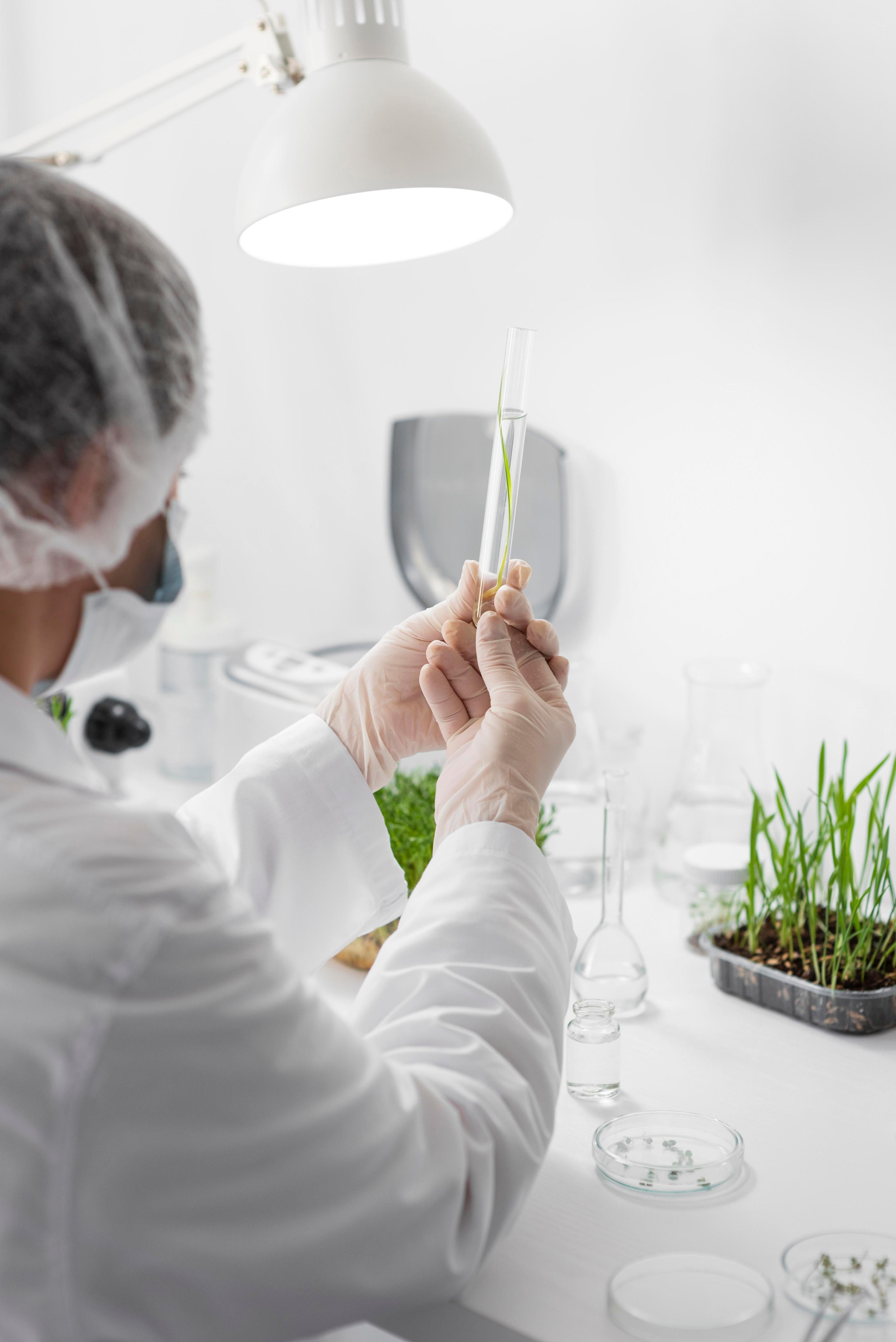 ¡Feliz Día del Biólogo. Que este día sea un homenaje a su invaluable contribución a la sociedad!