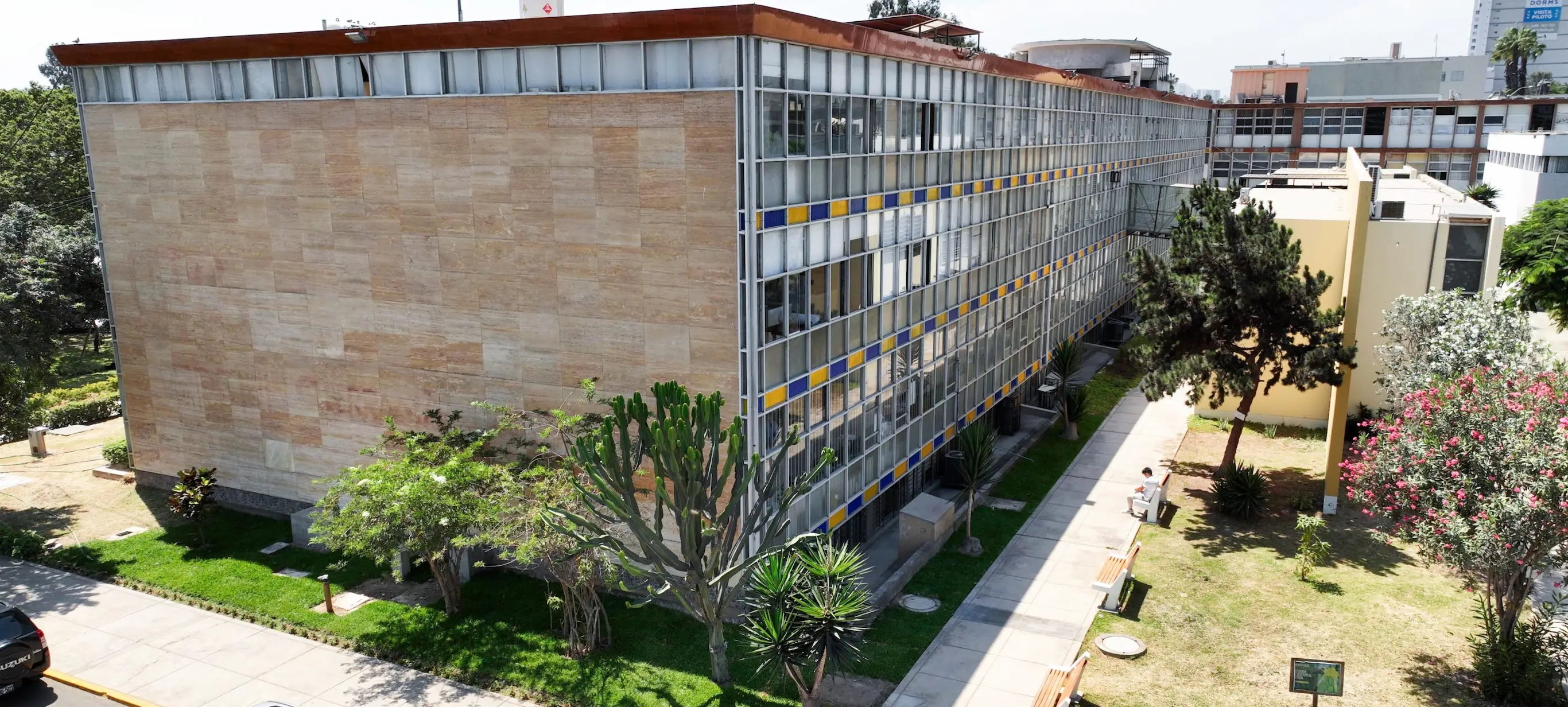 fachada de la facultad de ciencias biológicas